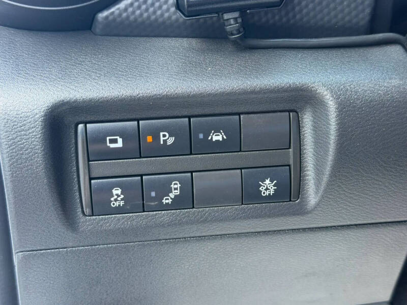 2022 Nissan Kicks S