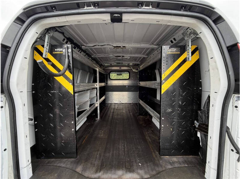 2023 GMC Savana 2500
