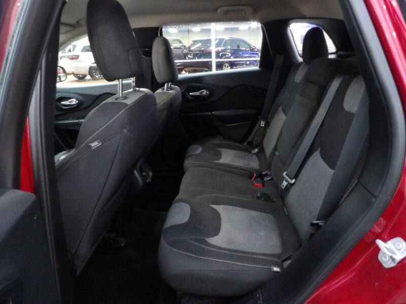 2016 Jeep Cherokee Sport