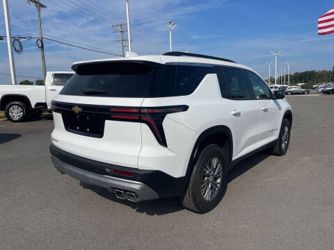 2025 Chevrolet Traverse LT