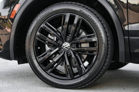 2022 Volkswagen Tiguan SE R-Line Black