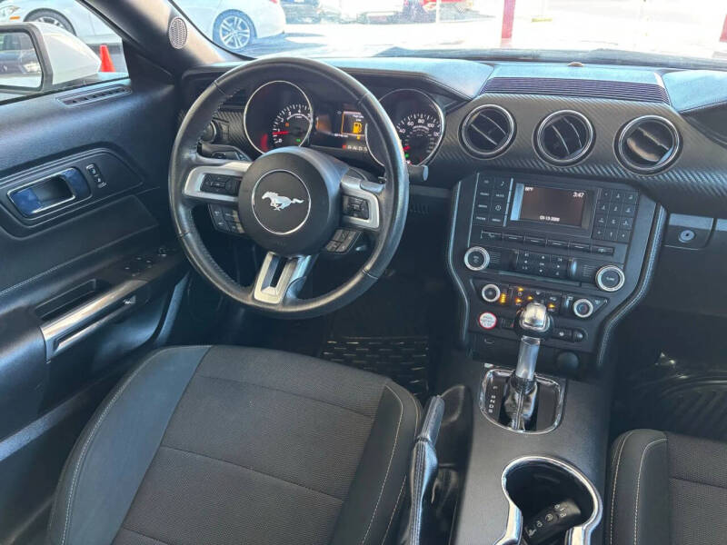 2015 Ford Mustang V6