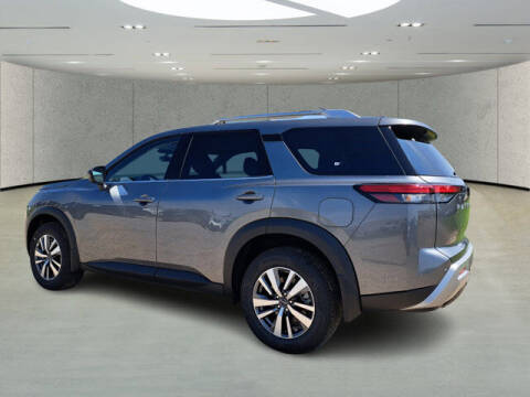 2024 Nissan Pathfinder SL