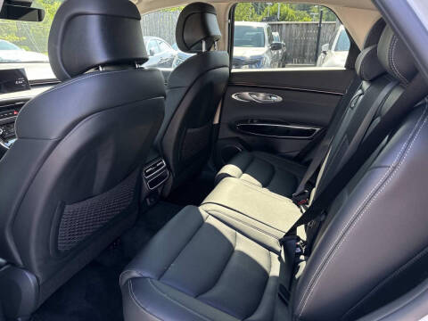 2026 Genesis GV70