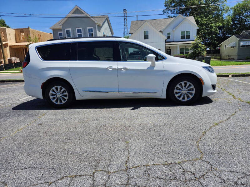 2017 Chrysler Pacifica Touring-L