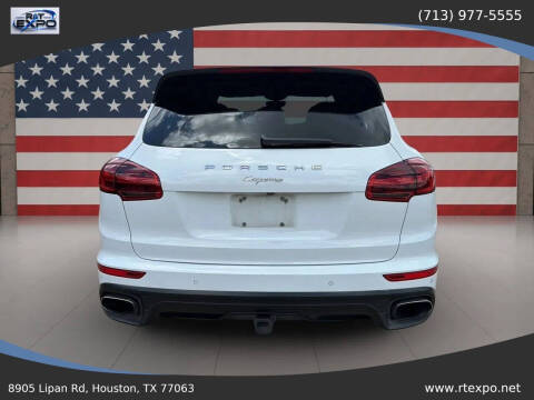 2017 Porsche Cayenne Platinum Edition