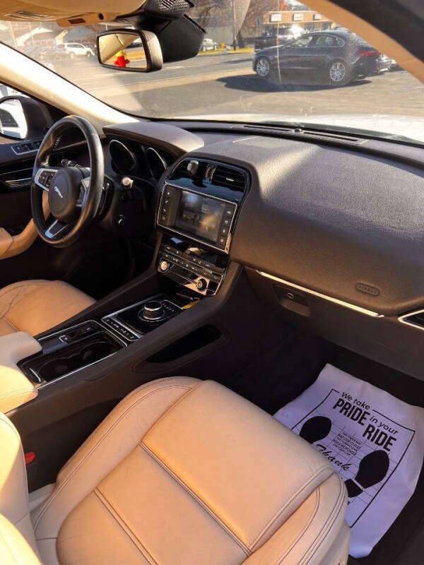 2018 Jaguar F-PACE 35t Prestige