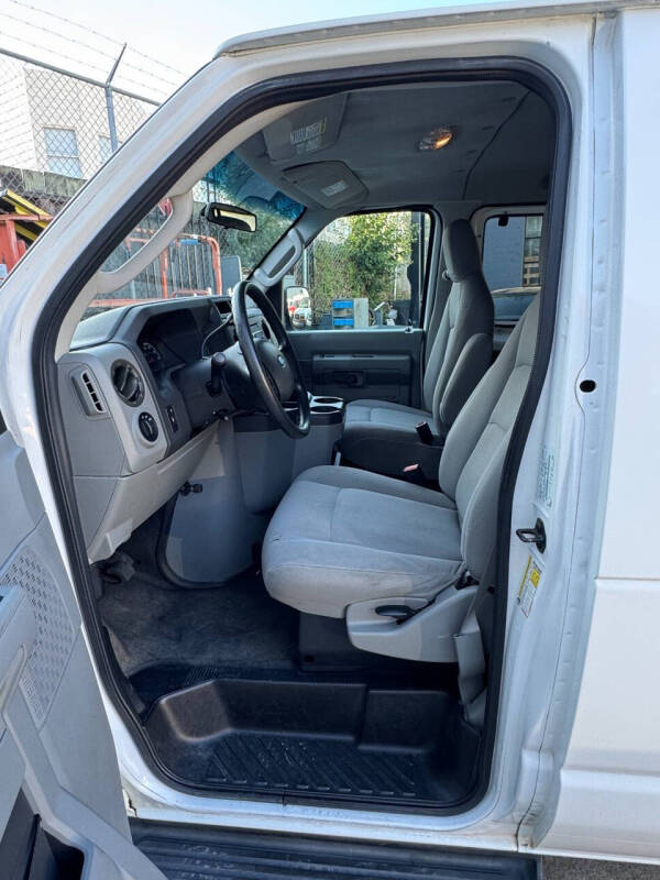 2009 Ford E-Series E-150 XL