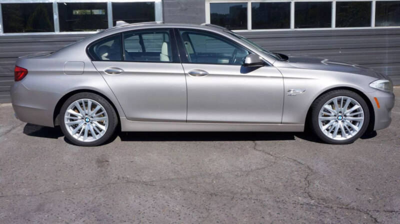 2011 BMW 5 Series 550i xDrive