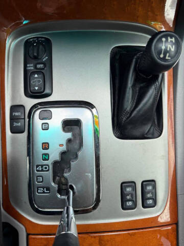 2004 Lexus LX 470
