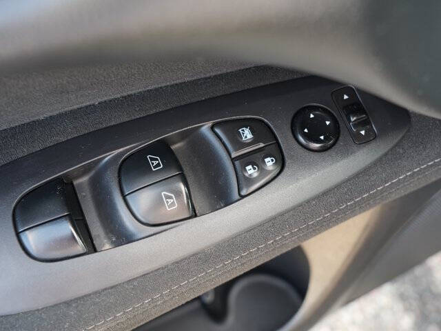 2016 Nissan Pathfinder SV