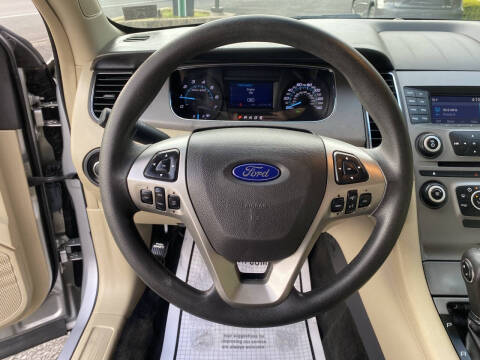 2017 Ford Taurus SE