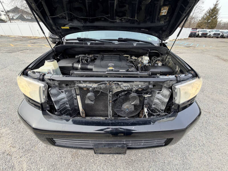 2013 Toyota Sequoia SR5