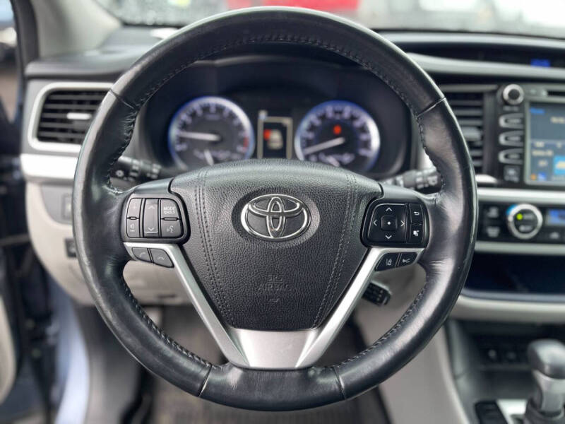 2017 Toyota Highlander Limited Platinum