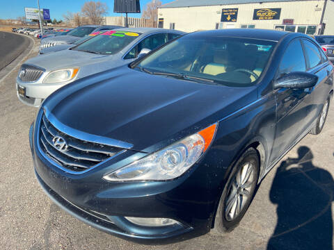 2013 Hyundai Sonata for sale at BELOW BOOK AUTO SALES in Idaho Falls ID