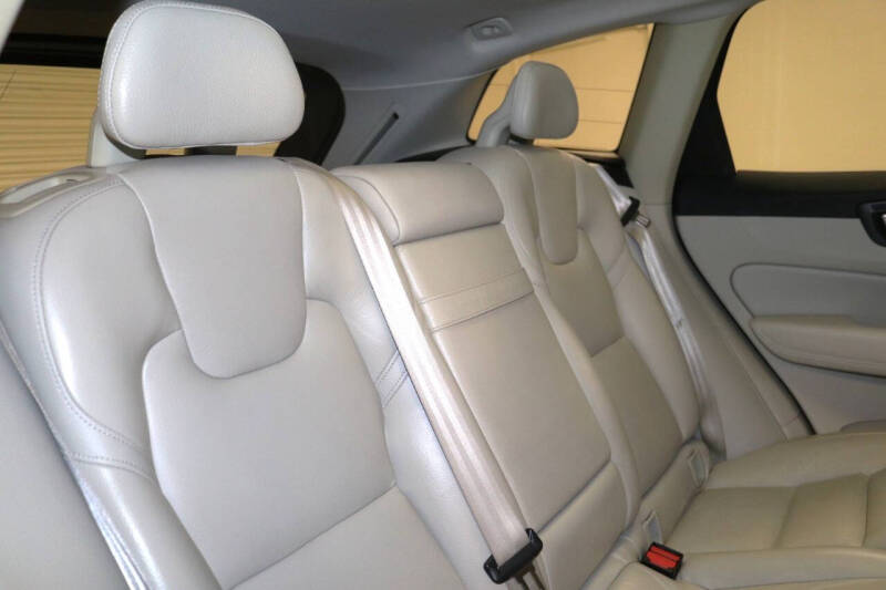 2019 Volvo XC60 T5 Momentum