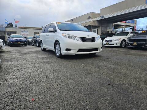 2015 Toyota Sienna for sale at Car Co in Richmond CA