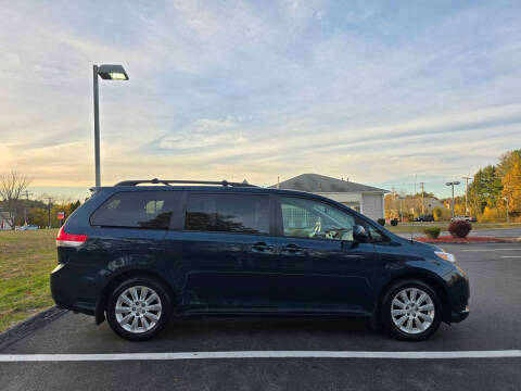 2012 Toyota Sienna
