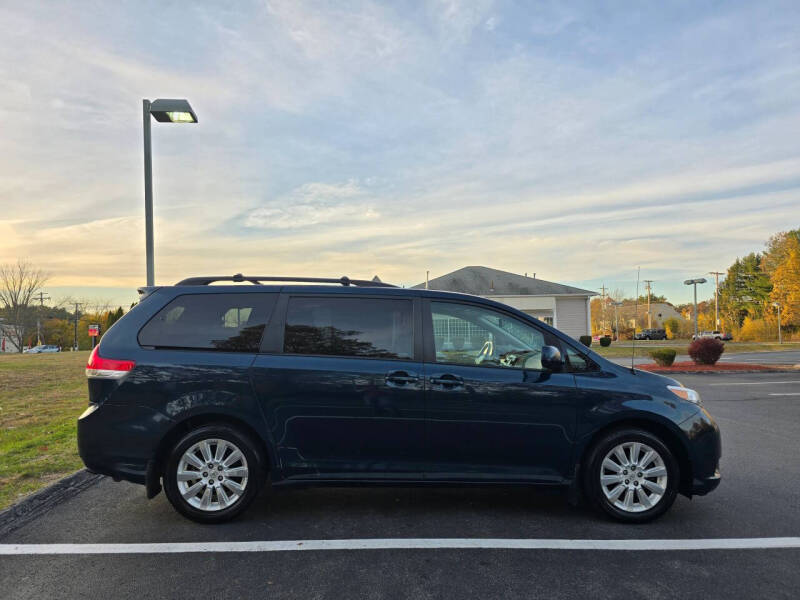 2012 Toyota Sienna