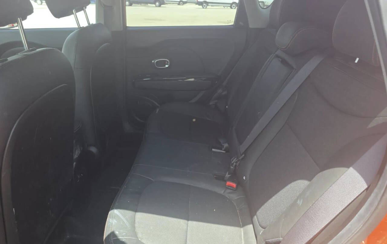 Orange 2018 Kia Soul ! ! 4dr Crossover 5