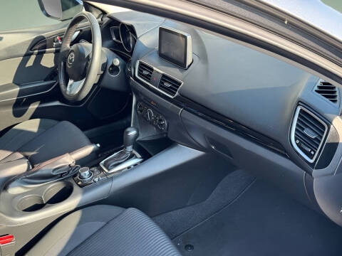 2015 Mazda MAZDA3 i Touring