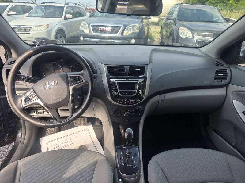 2016 Hyundai Accent SE