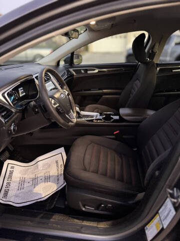 2014 Ford Fusion SE