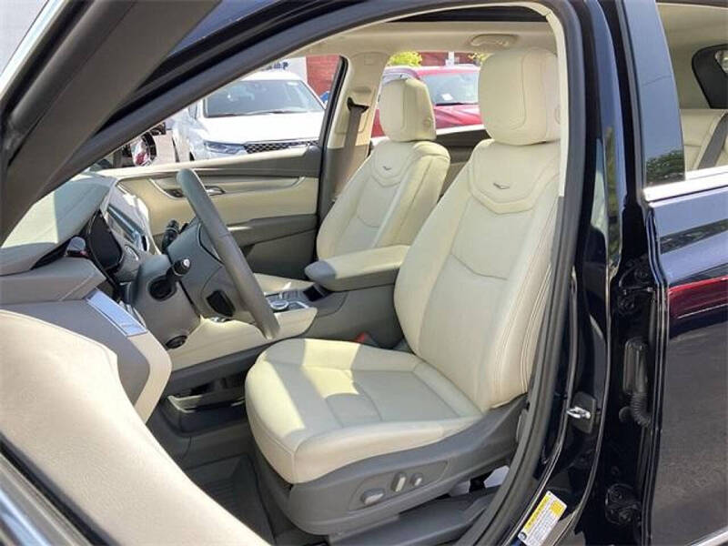 2022 Cadillac XT5 Premium Luxury