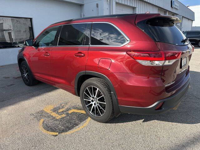 2017 Toyota Highlander SE