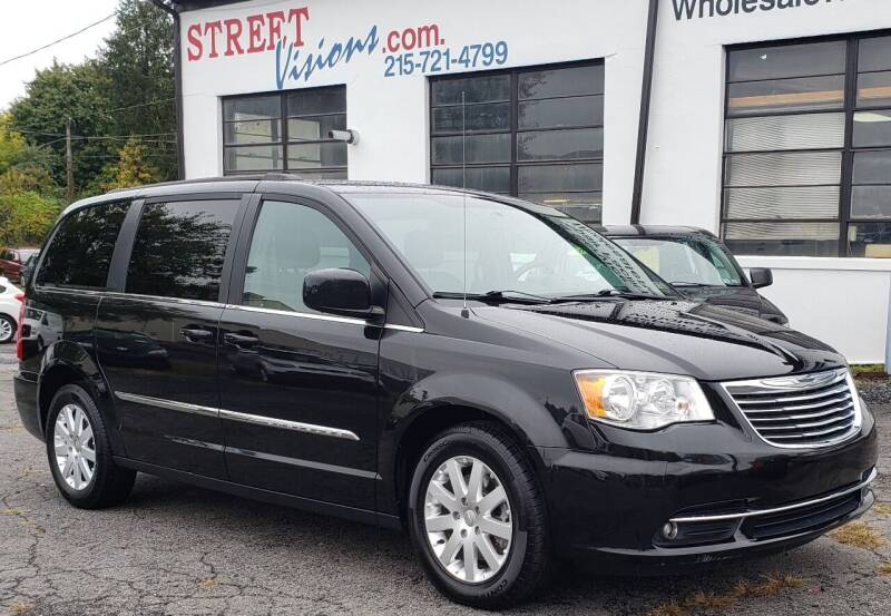 2016 Chrysler Town and Country for sale in Telford, PA