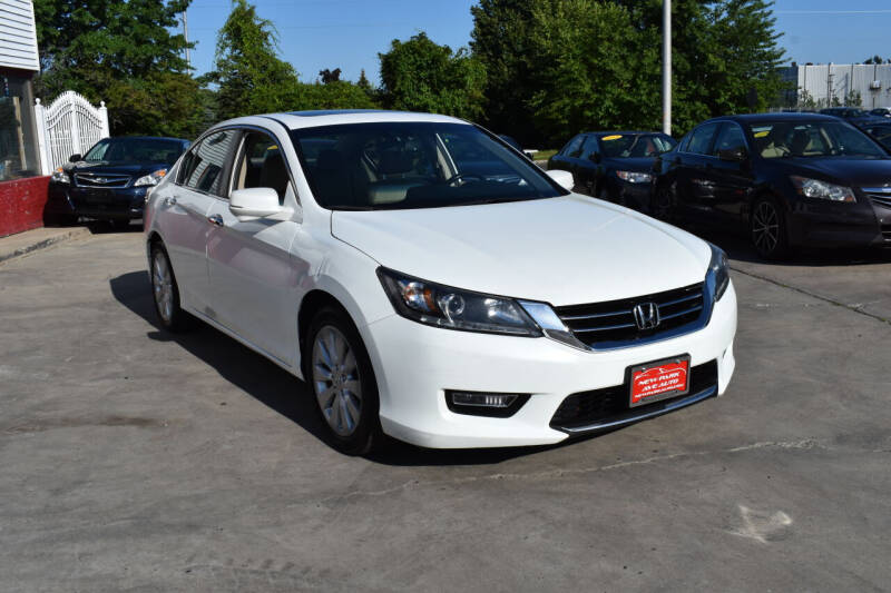 2013 Honda Accord for sale at New Park Avenue Auto Inc in Hartford CT