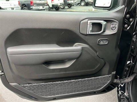 2025 Jeep Gladiator Sport