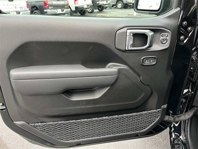 2025 Jeep Gladiator Sport