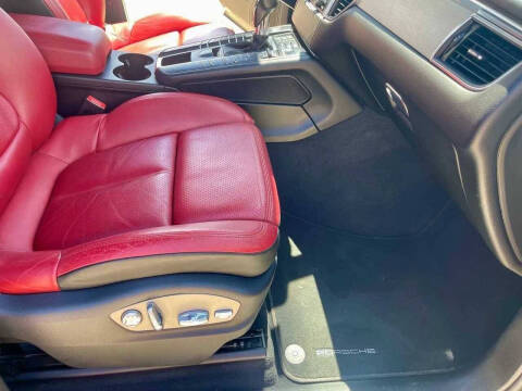 2015 Porsche Macan S