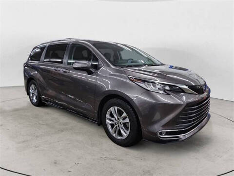 2022 Toyota Sienna Limited 7-Passenger