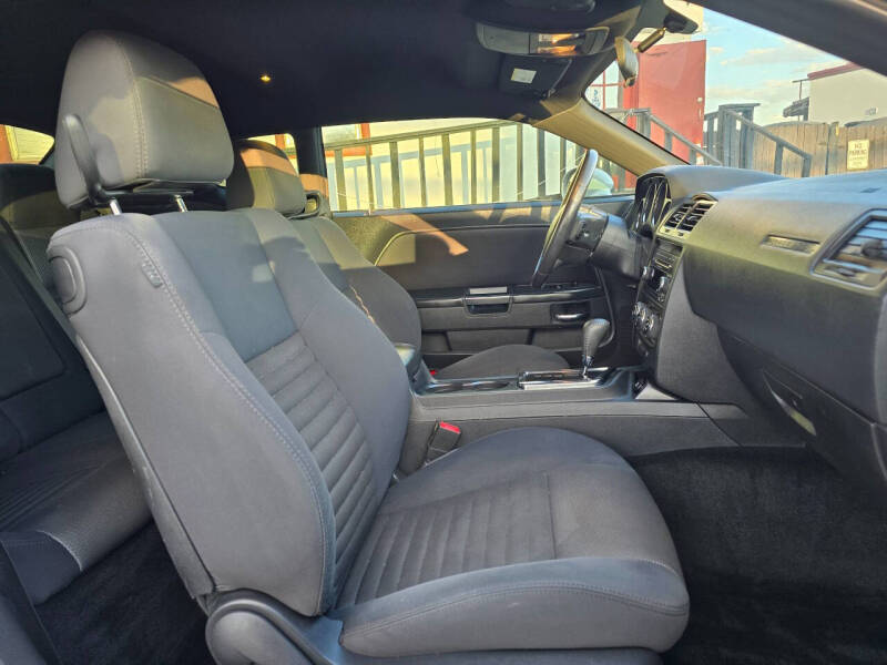2014 Dodge Challenger SXT
