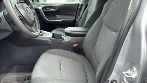 2020 Toyota RAV4 Hybrid XLE