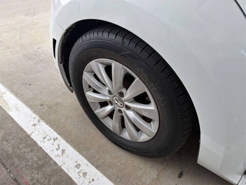 2014 Volkswagen Beetle 1.8T Entry PZEV