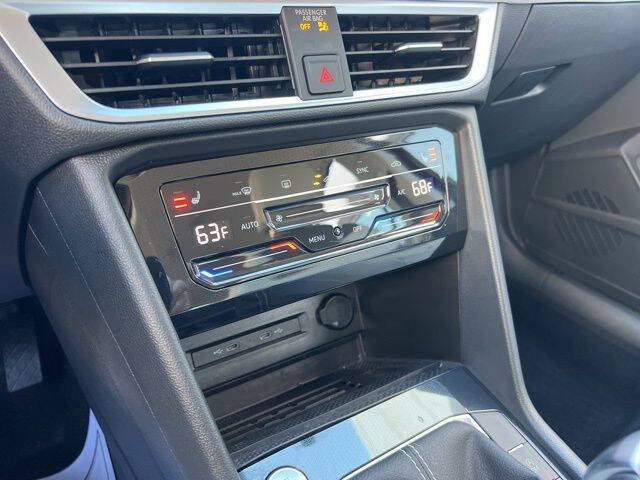 2025 Volkswagen Taos SE