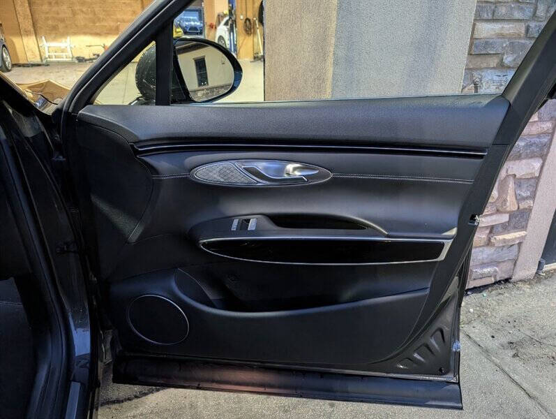 2025 Genesis GV70 2.5T Standard