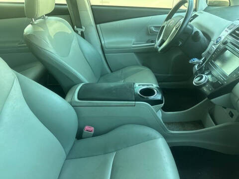 2013 Toyota Prius v Five