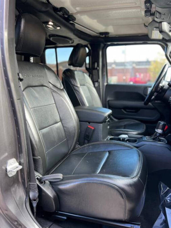 2022 Jeep Gladiator Overland