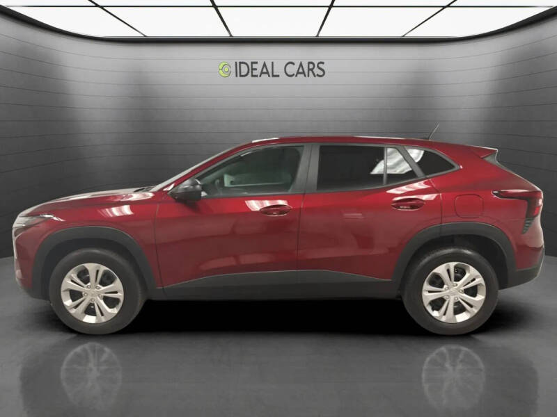 2025 Chevrolet Trax LS