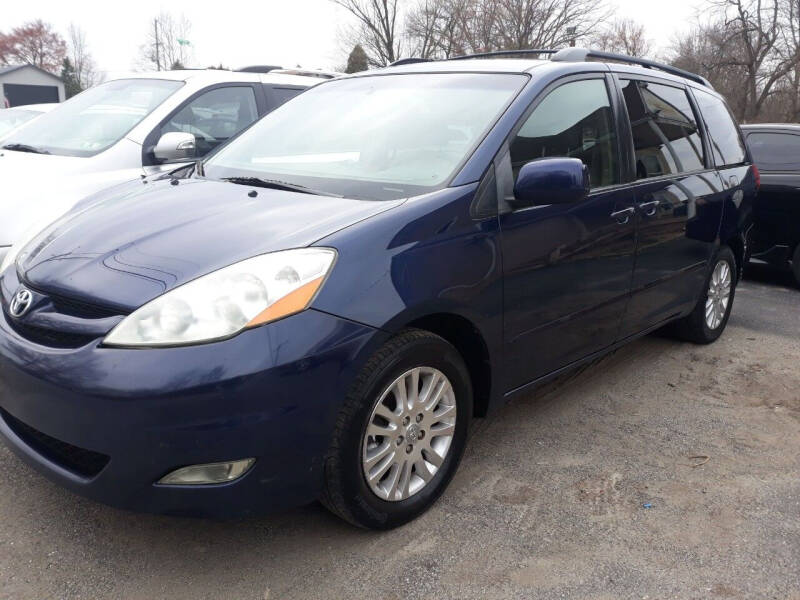 2007 Toyota Sienna for sale at GALANTE AUTO SALES LLC in Aston PA