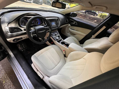 2016 Chrysler 200 Limited