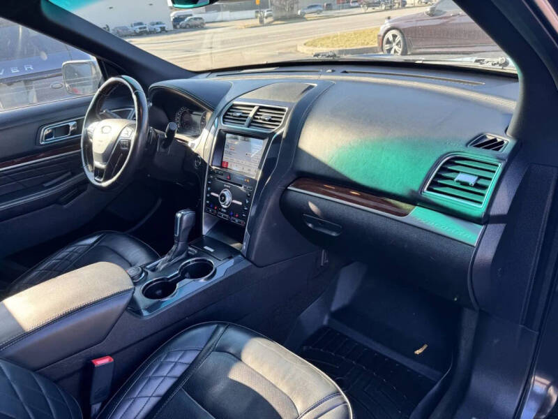 2017 Ford Explorer Platinum