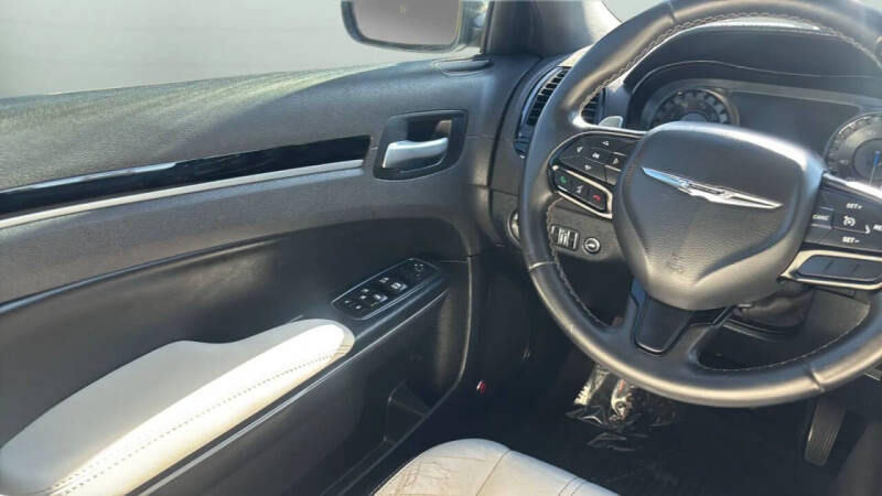 2017 Chrysler 300 S