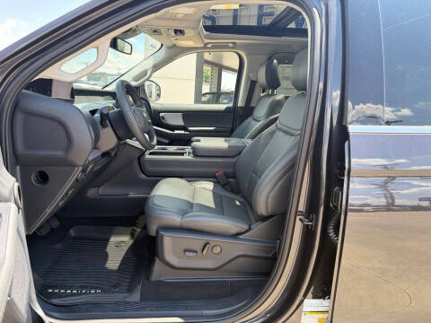 2026 Ford Expedition MAX Active