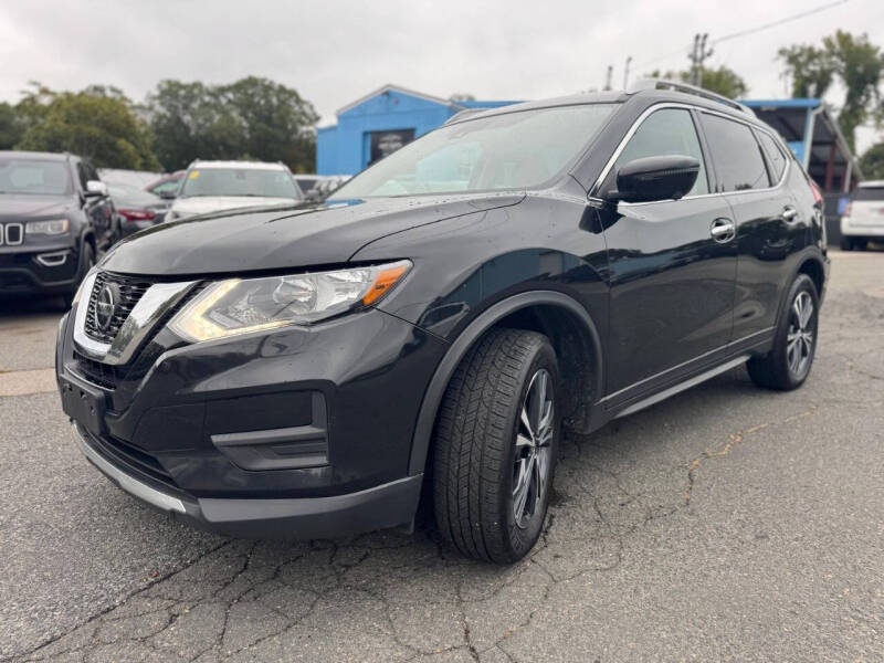 2020 Nissan Rogue SV's photo