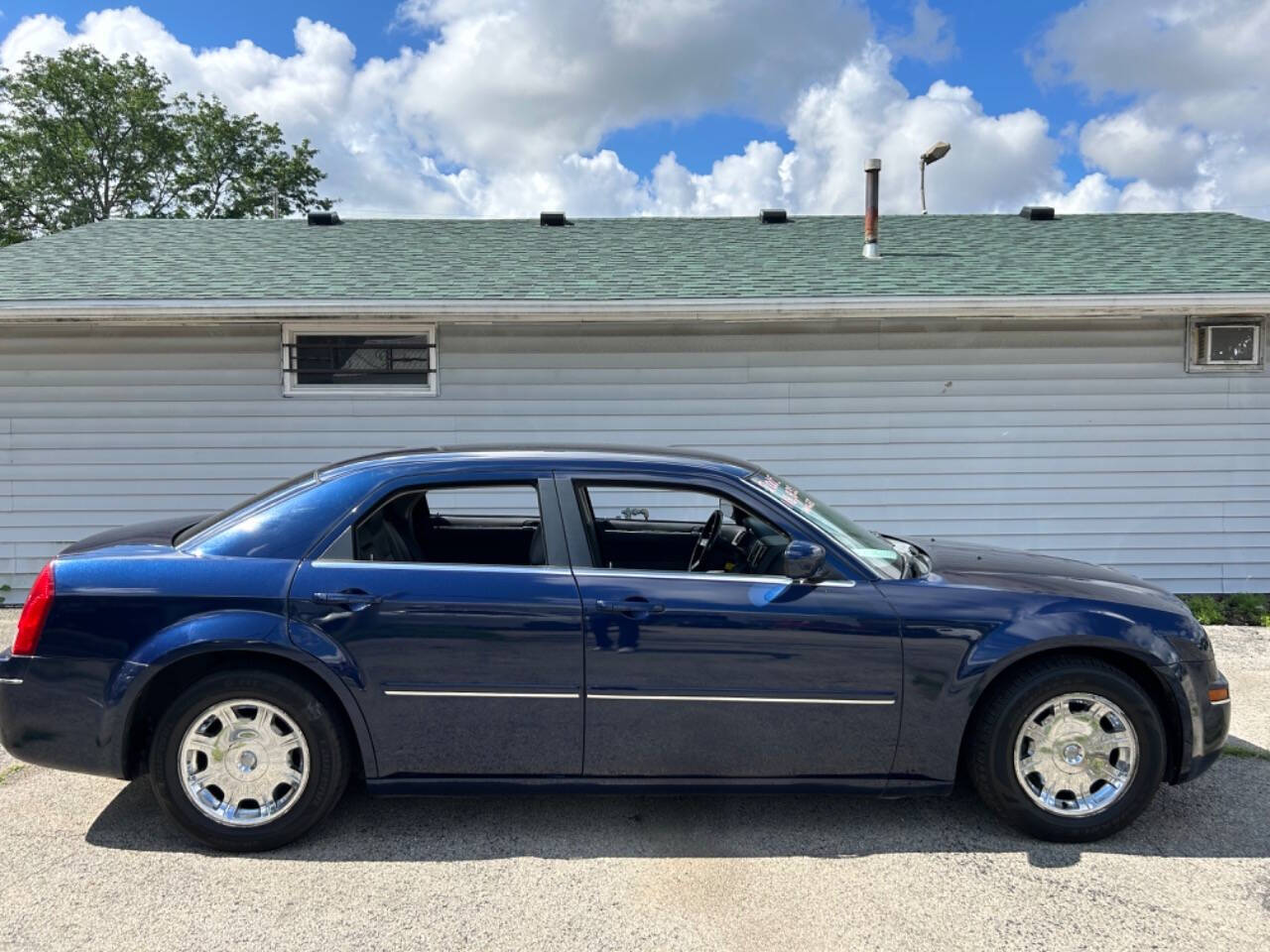 2005 Chrysler 300 for sale at Quality Cars Machesney Park in Machesney Park, IL